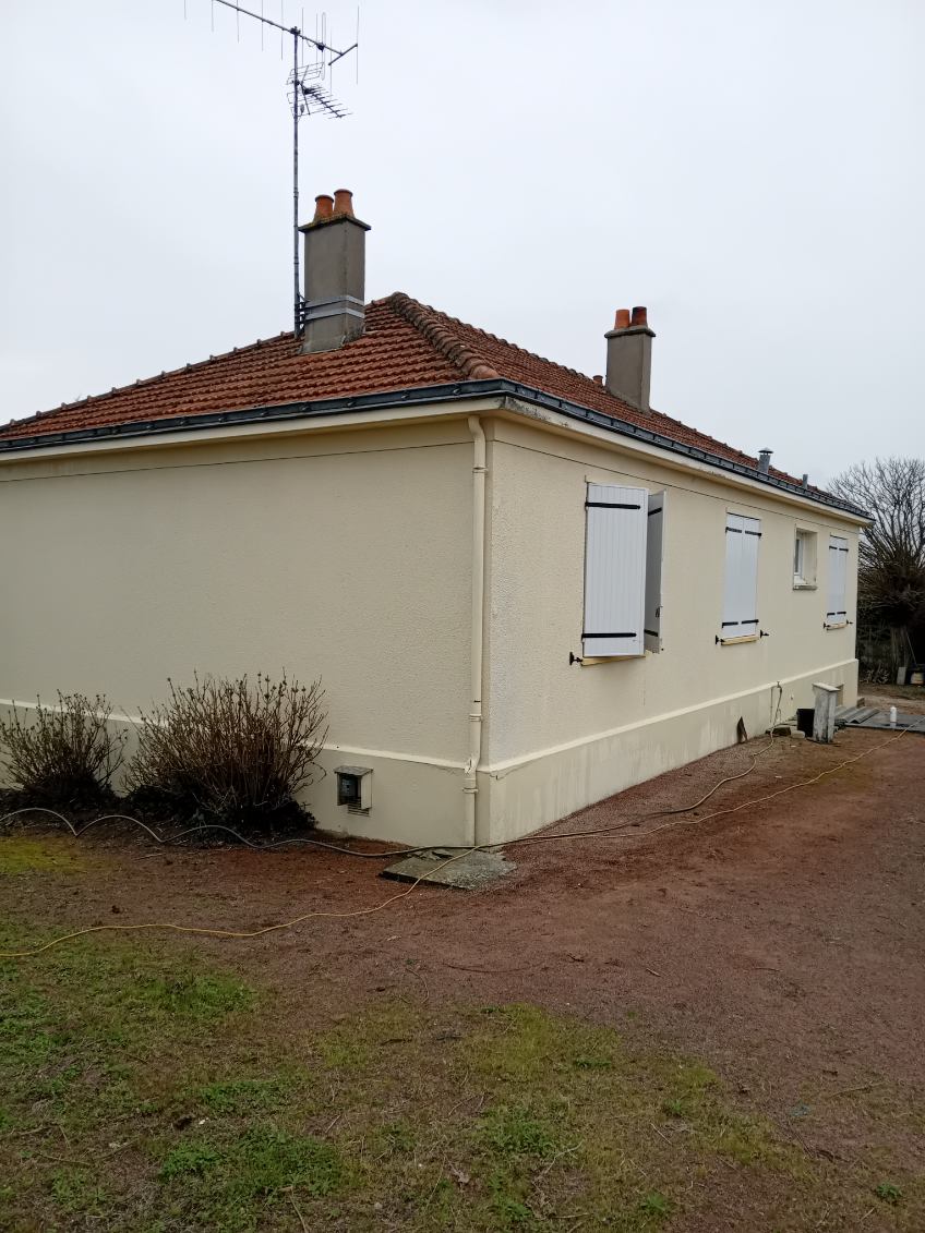 Nettoyage des façades d'une maison à Thouars